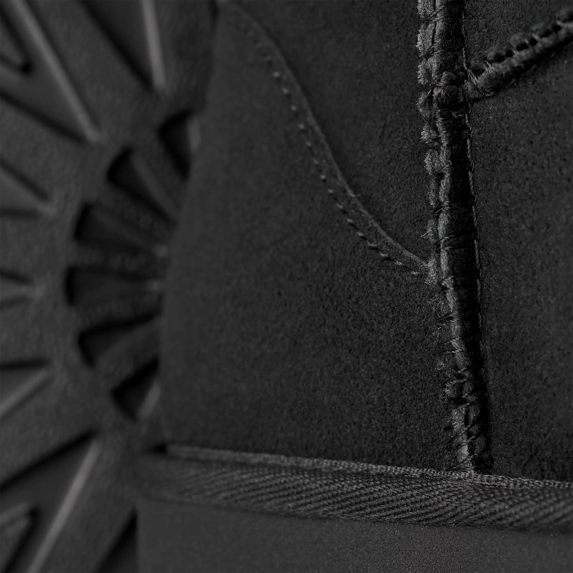 UGG Women's Classic Mini II Black