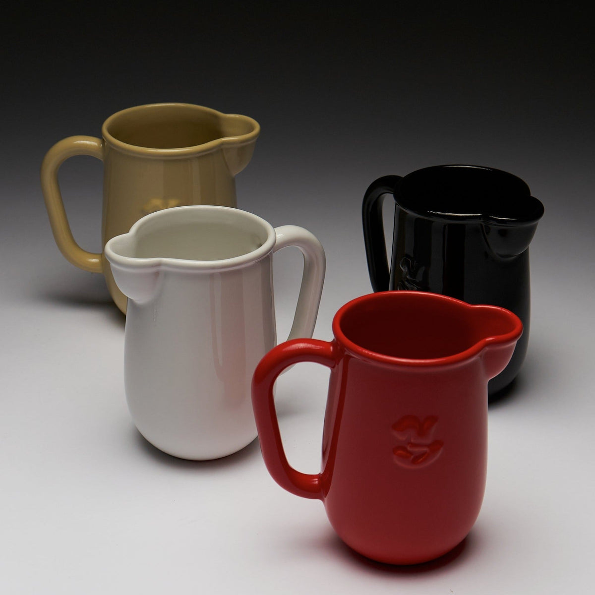 Kantine Pitcher