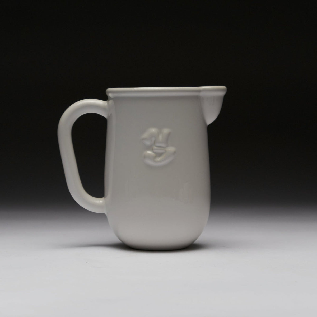 Kantine Pitcher