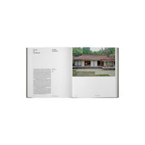 Living in a Japanese House - Bücher - Phaidon