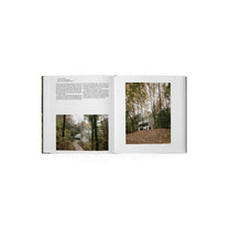 Living in the Forest - Bücher - Phaidon