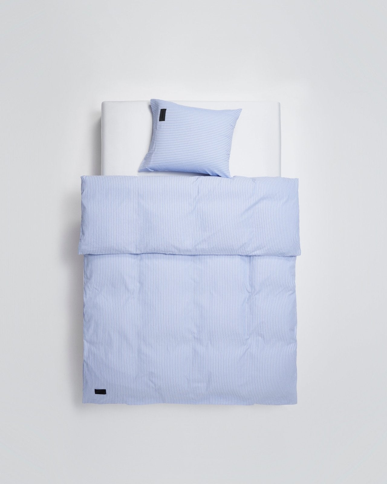 Wall Street pillow case - Stripe light blue Oxford - Bedwear - Magniberg